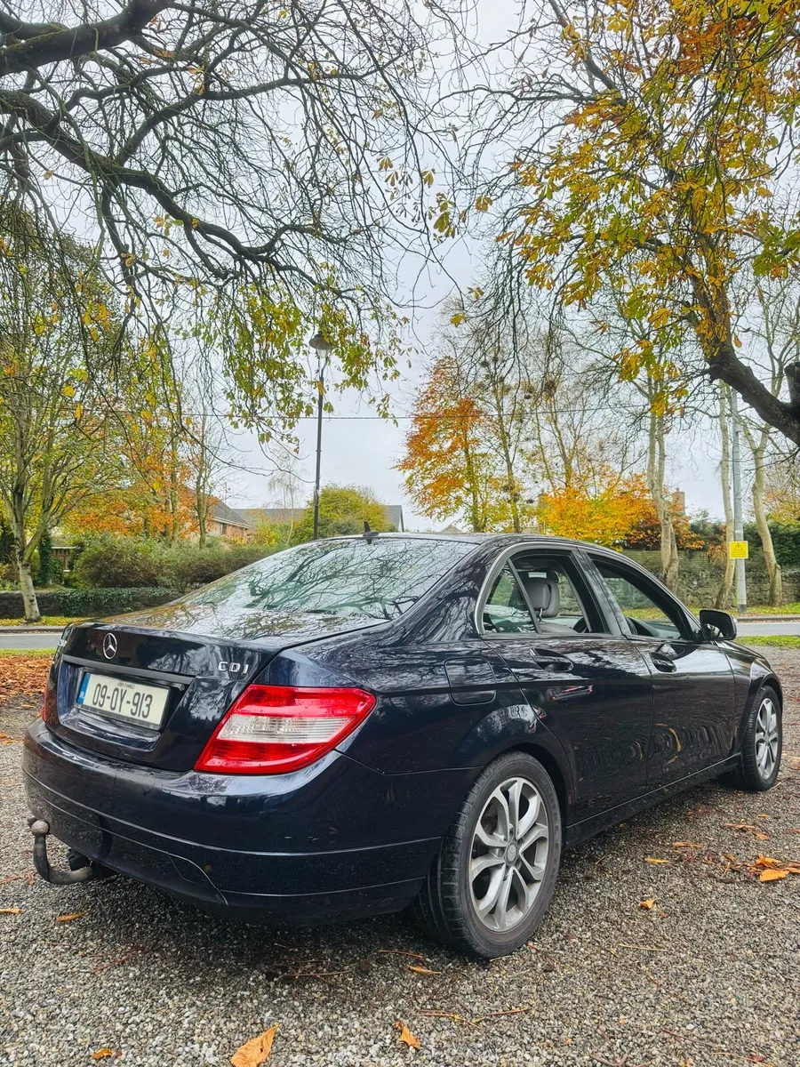 Mercedes-Benz C200 CDI Automatic (2009) - Image 3