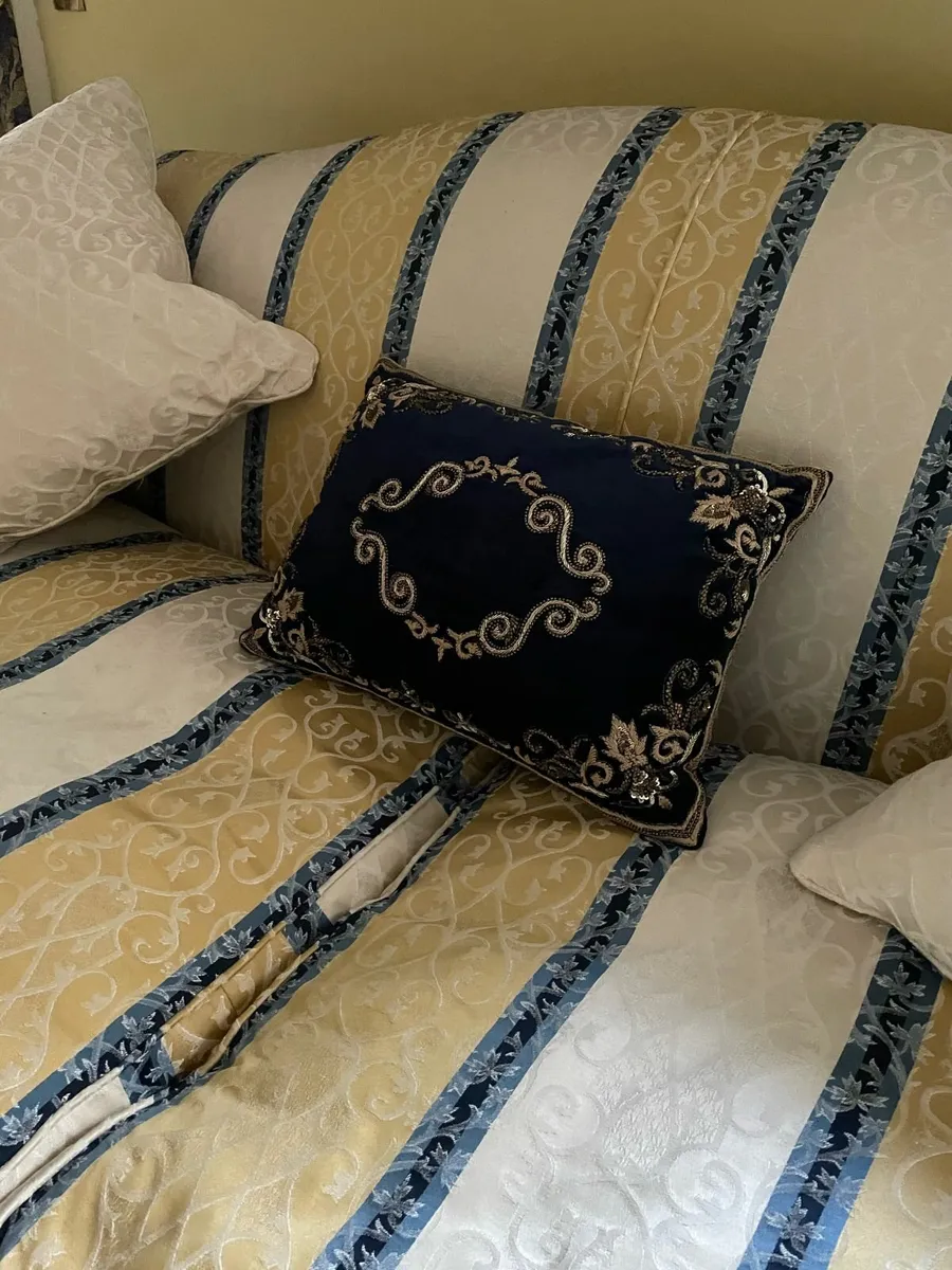 Set of Two Traditional Sofas in Striped Damask - Image 4