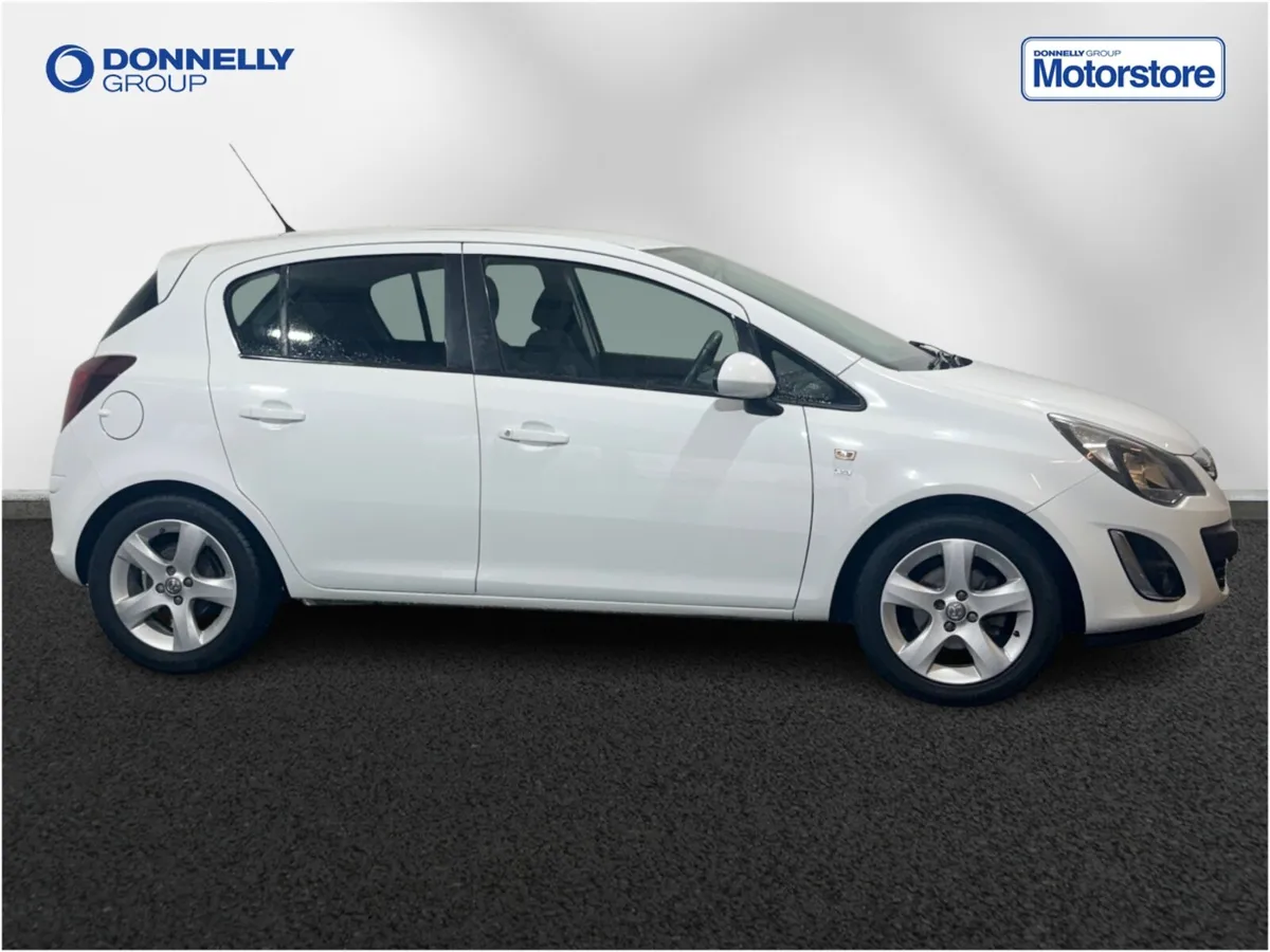 Vauxhall Corsa Hatchback SXi - Image 3