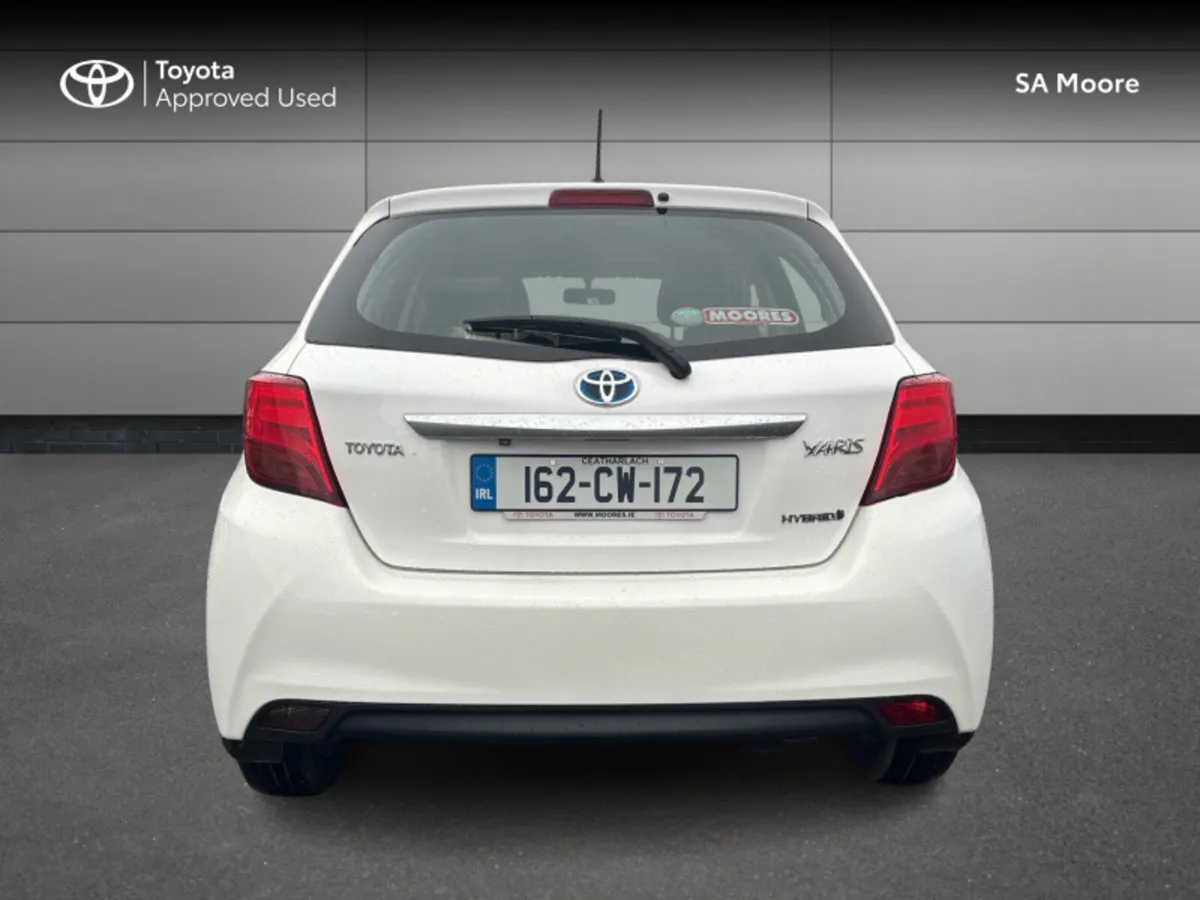 Toyota Yaris YARIS HYBRID LUXURY MC - Image 4