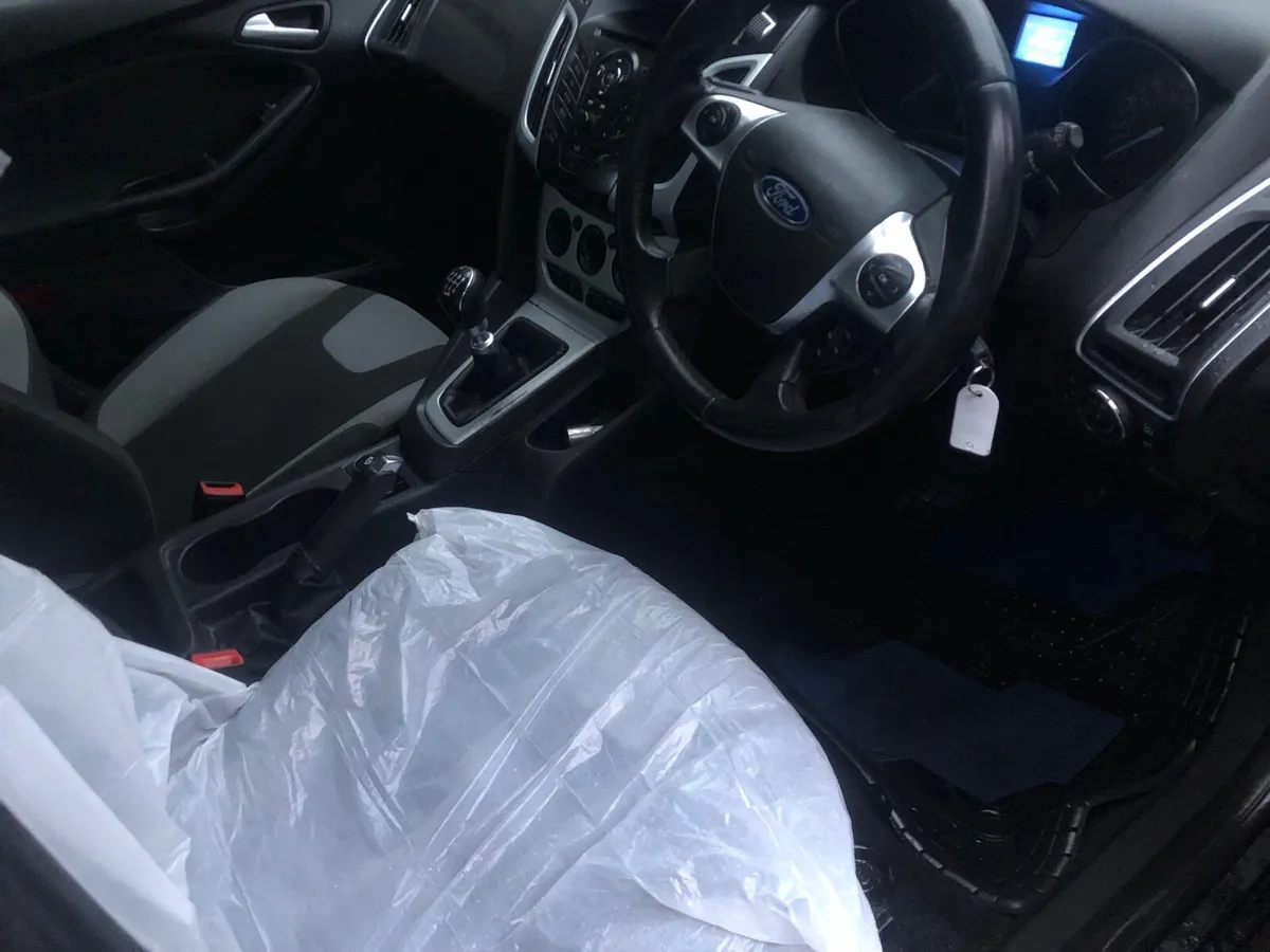 FORD FOCUS TOURER NCT 27 TAX 26 MINT - Image 4