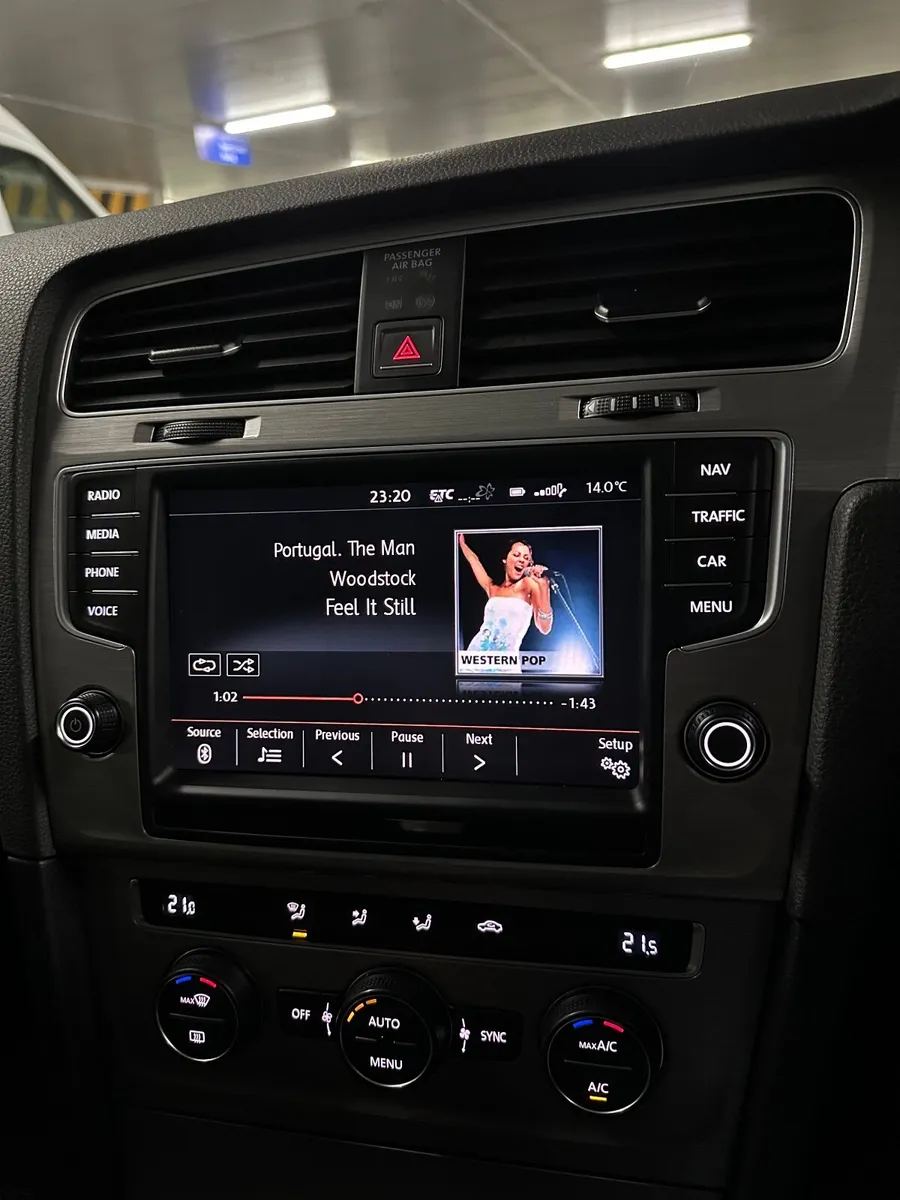 Volkswagen Golf 2016 automatic - Image 3