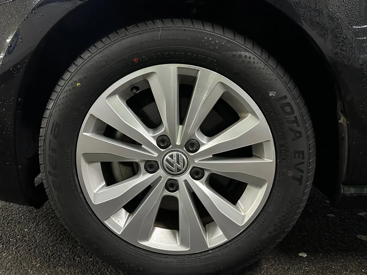 Volkswagen Golf 2016 automatic - Image 4