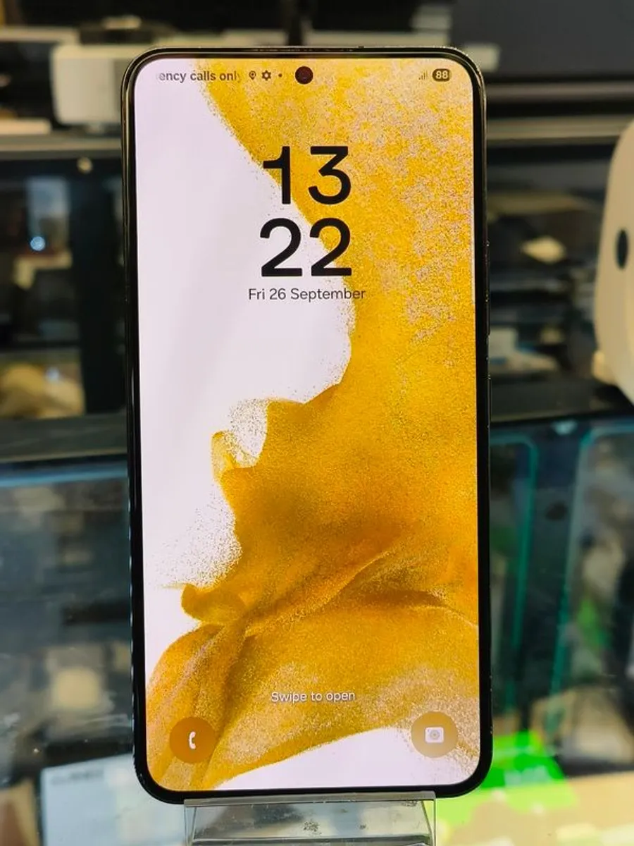 Samsung Galaxy S22 128GB Dual Sim Unlocked Black Smartphone - Image 1