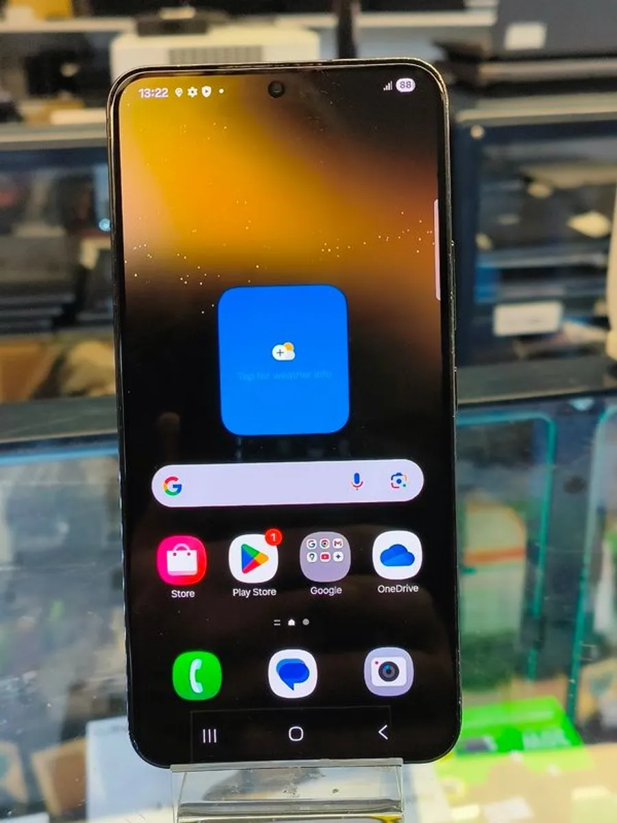 Samsung Galaxy S22 128GB Dual Sim Unlocked Black Smartphone - Image 2