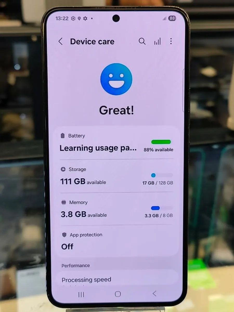 Samsung Galaxy S22 128GB Dual Sim Unlocked Black Smartphone - Image 4