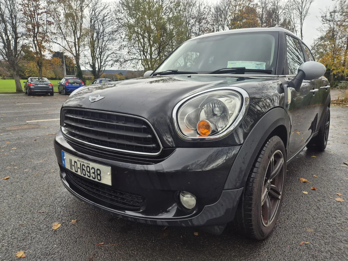 Absolutely Mint Mini Cooper 2011 - Image 1