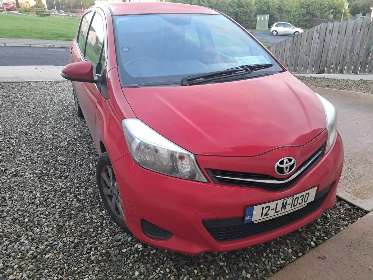 Toyota Yaris 2012 - Image 3
