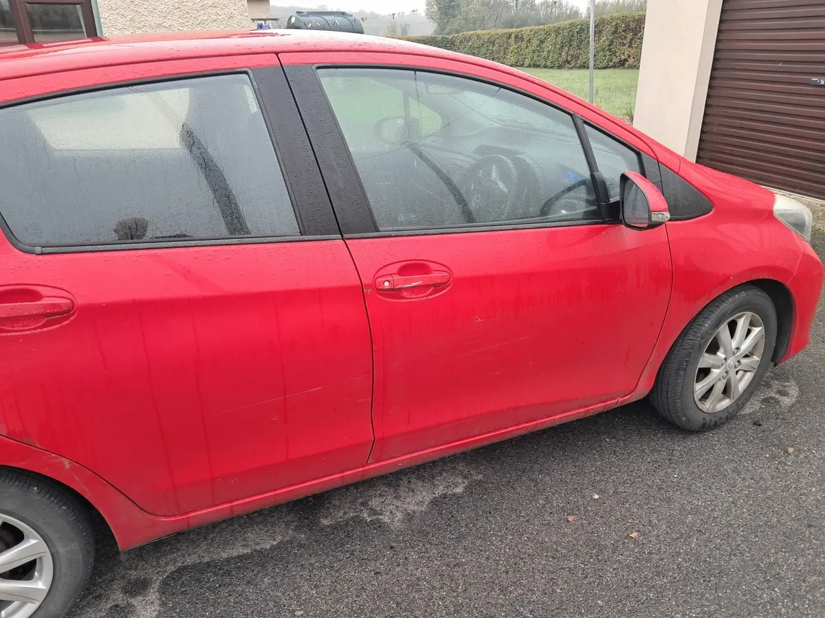 Toyota Yaris 2012 - Image 4