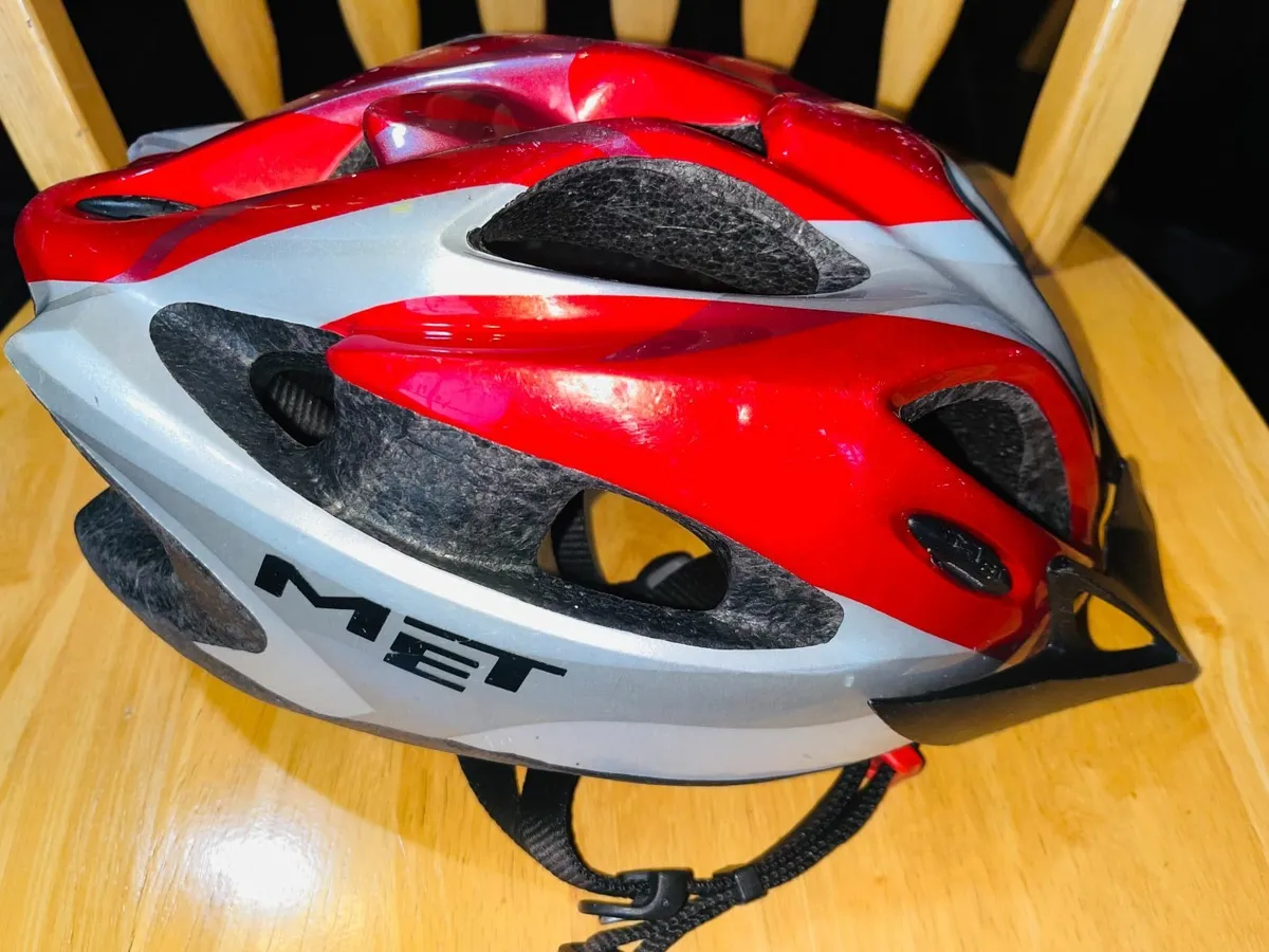 Bike helmet - adult - Image 1