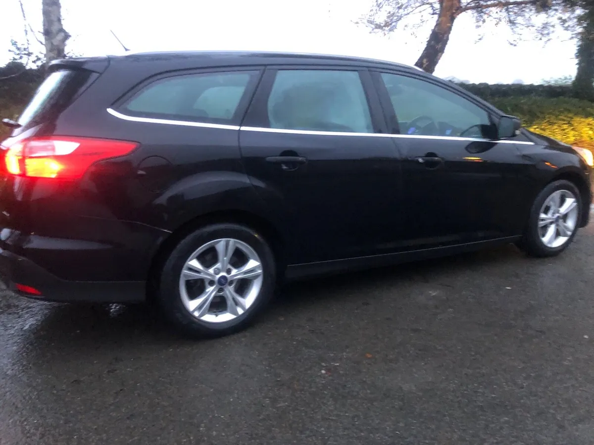 FORD FOCUS TOURER NCT 27 TAX 26 MINT - Image 2