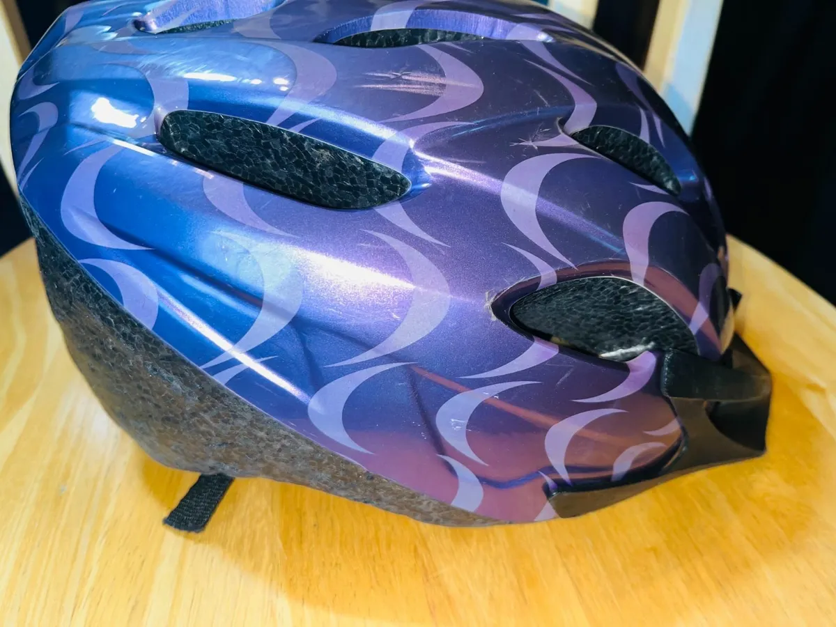 Bike helmet - adult - Image 1