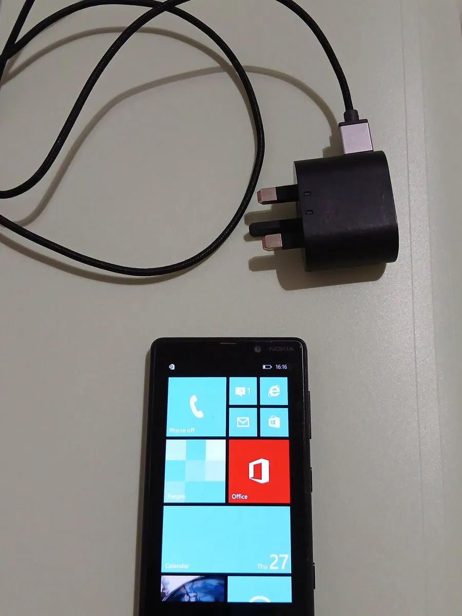 Nokia Lumia 820 mobile phone - Image 3