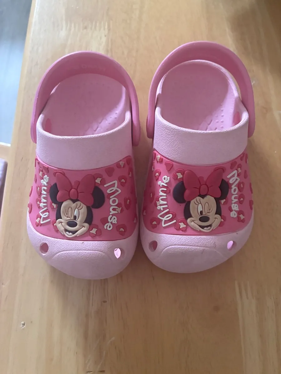 Minnie Mouse crocs size 22