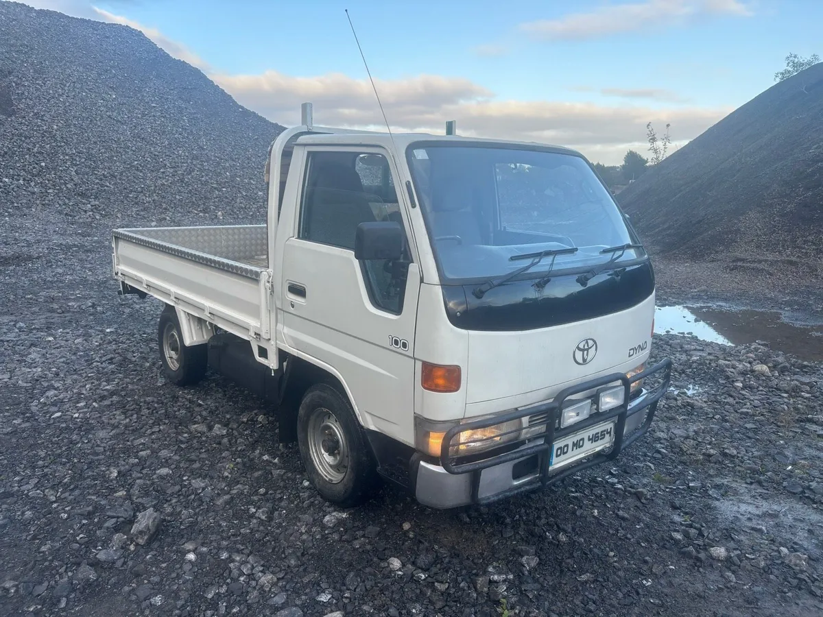 2000 Toyota Dyna Dropside - Image 1