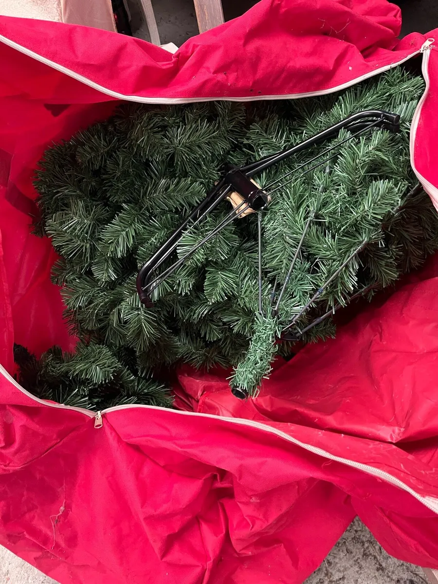 Christmas tree - Image 1