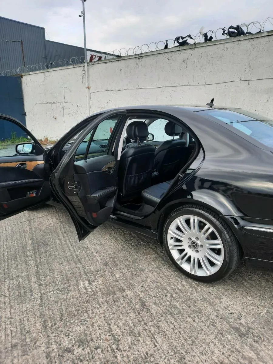 Mercedes e200 sport edition - Image 2