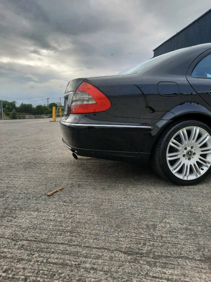 Mercedes e200 sport edition - Image 3