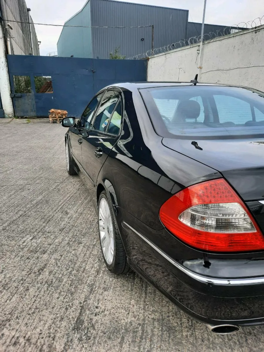 Mercedes e200 sport edition - Image 4