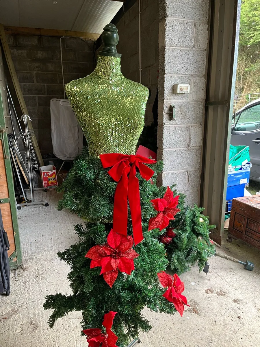 Christmas mannequin - Image 1