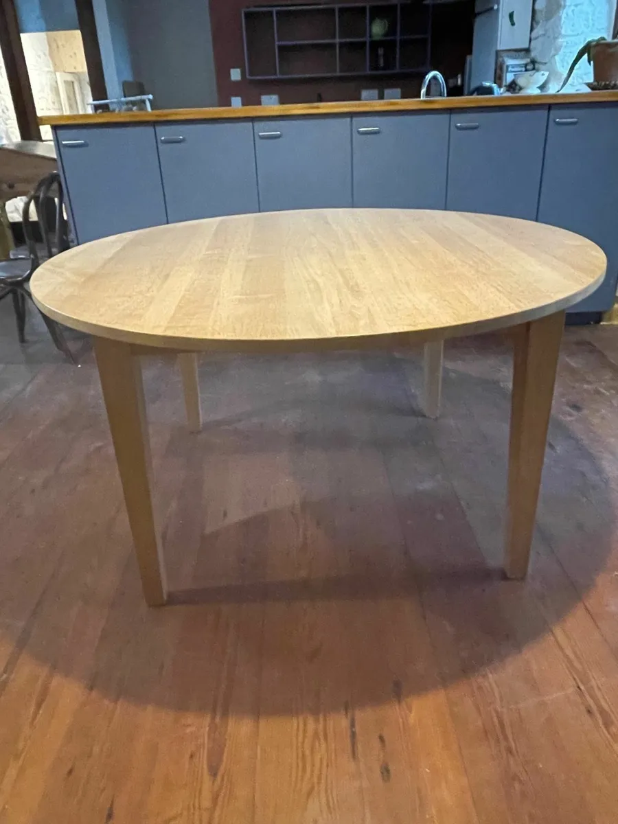 Modern Solid Oak Round Dining table - Image 3