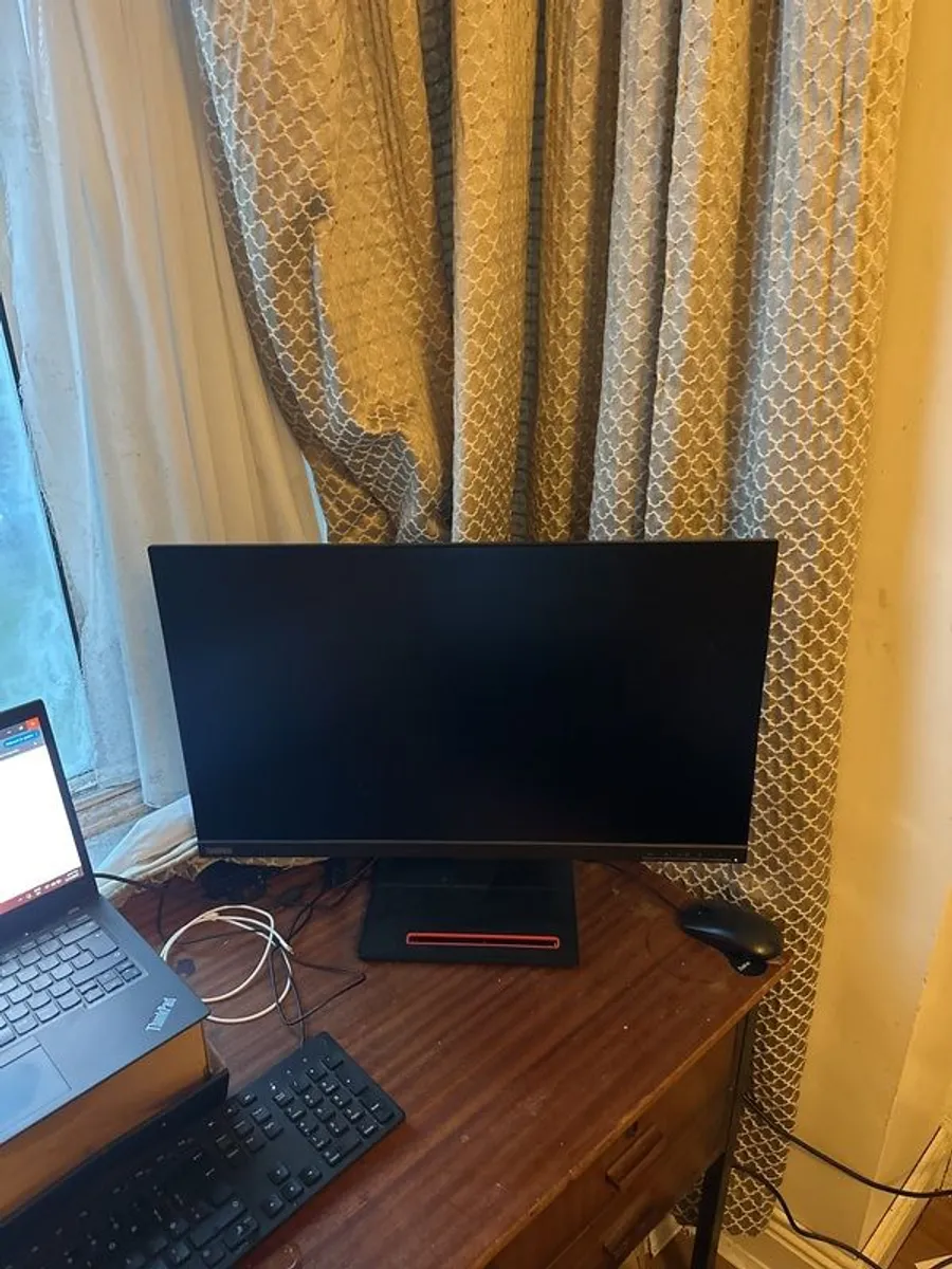 Lenovo Thinkvision S27E - 27 inches - Image 1