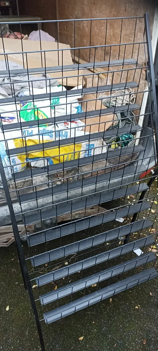 Card Stand - Image 2