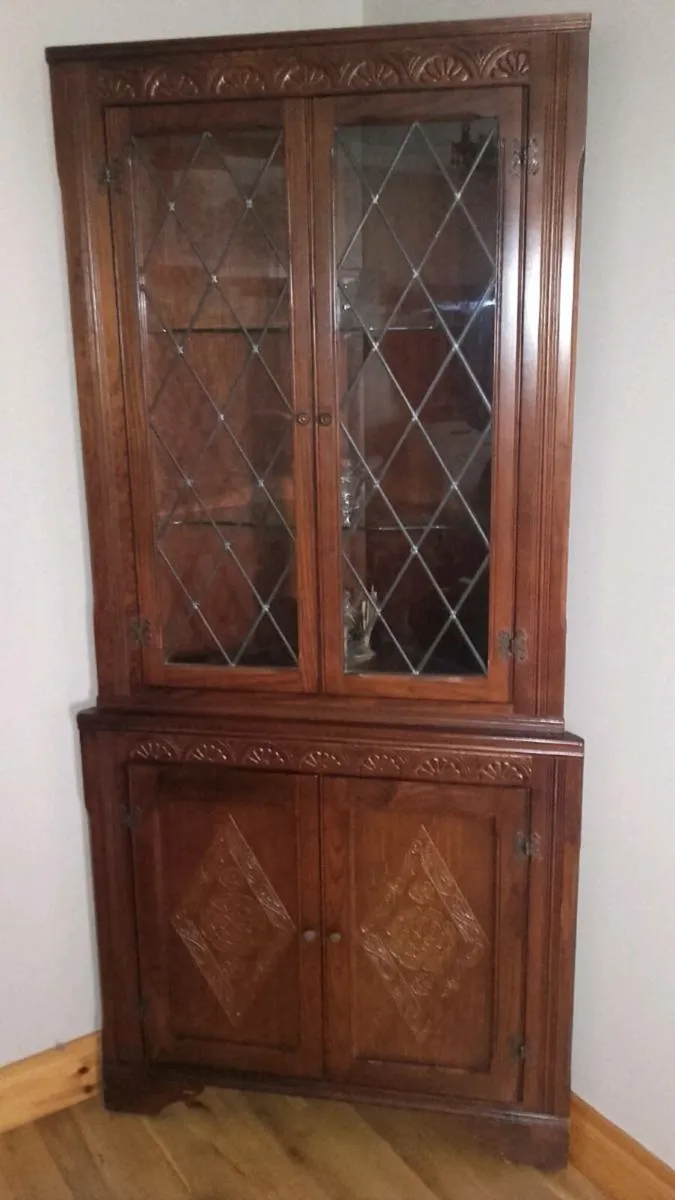 Corner Display Unit - Image 1