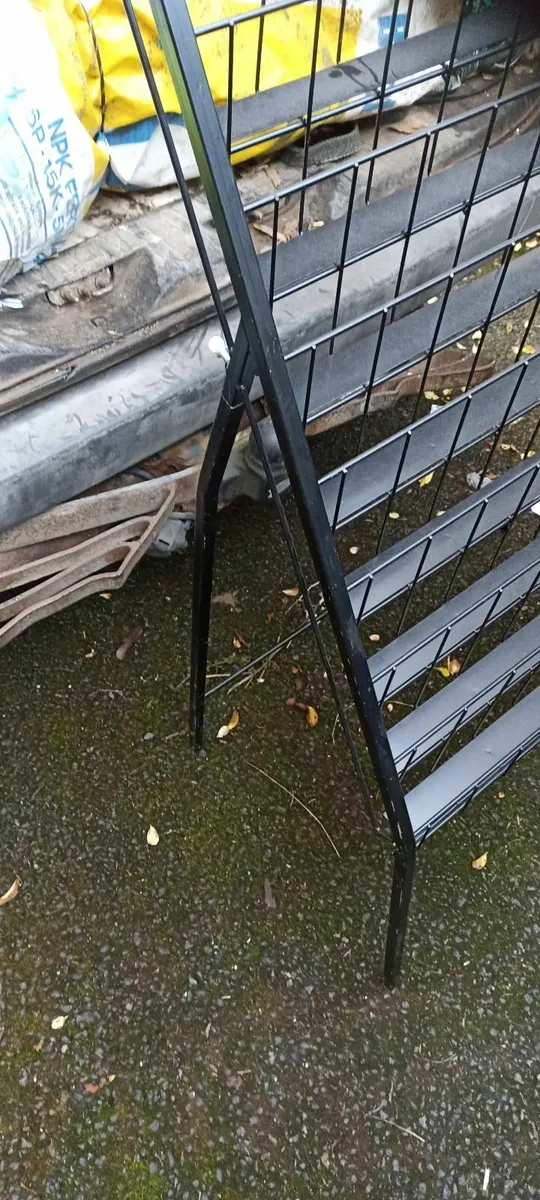 Card Stand - Image 3