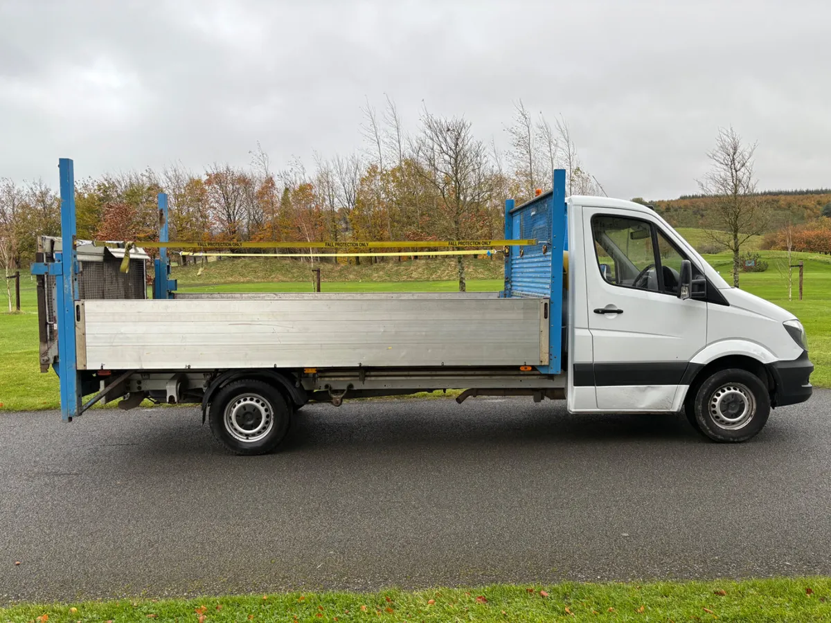 Mercedes-Benz Sprinter 2017, DOE & Tax for a year - Image 2