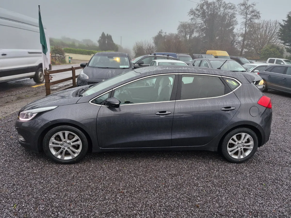 Kia Ceed 2013 - Image 2