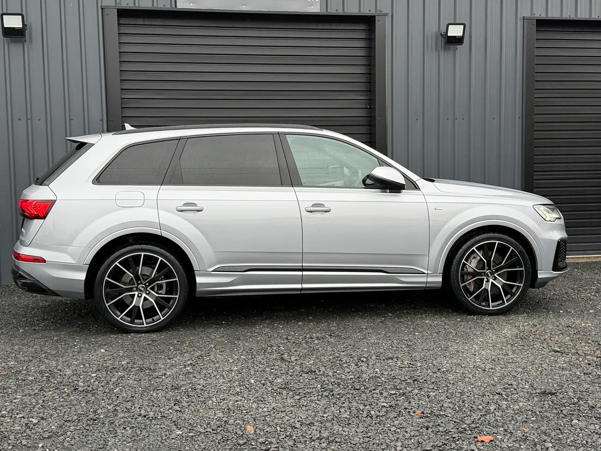 202 Audi Q7 S-Line Quattro - Image 3