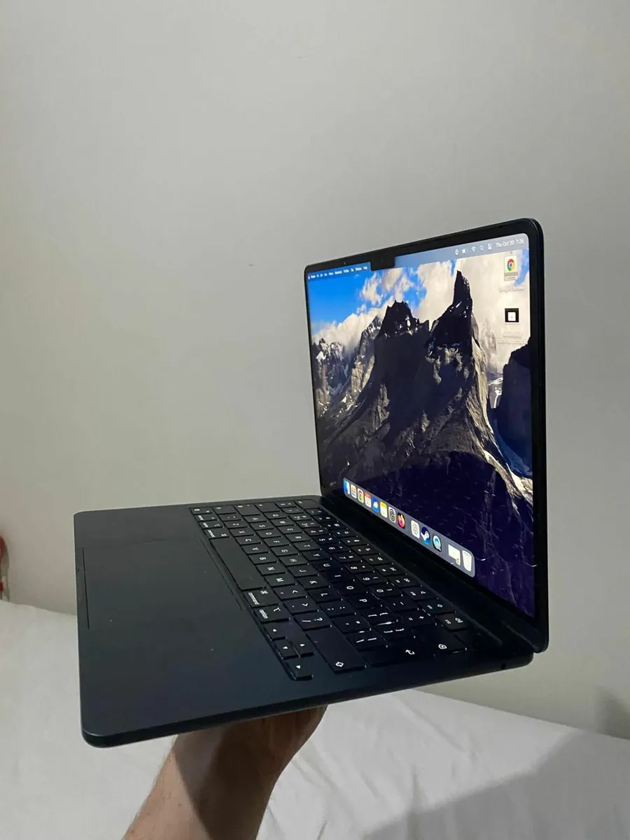 Macbook Air M2 2022 - Image 3