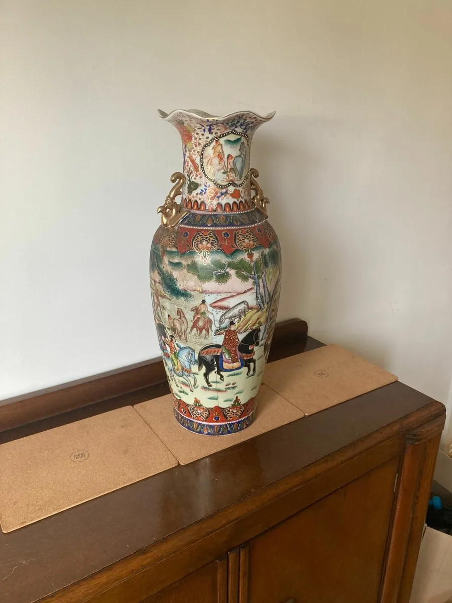 Antique Vase - Oriental - Image 2