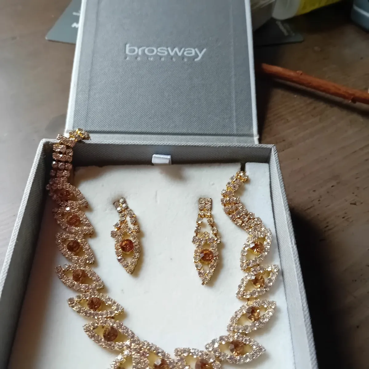 A lovely necklace set - Image 1
