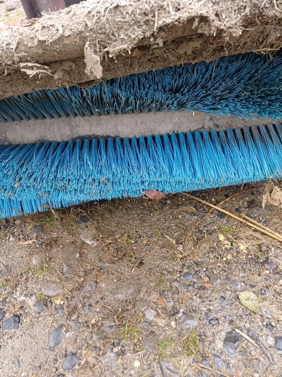 Petrol power sweeper - Image 3