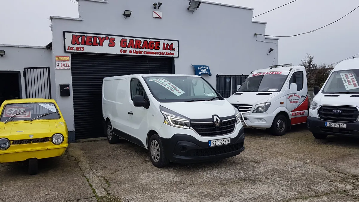 Renault Trafic 192D NEW MODEL 2.0LT 49KM VAT INVOI - Image 1