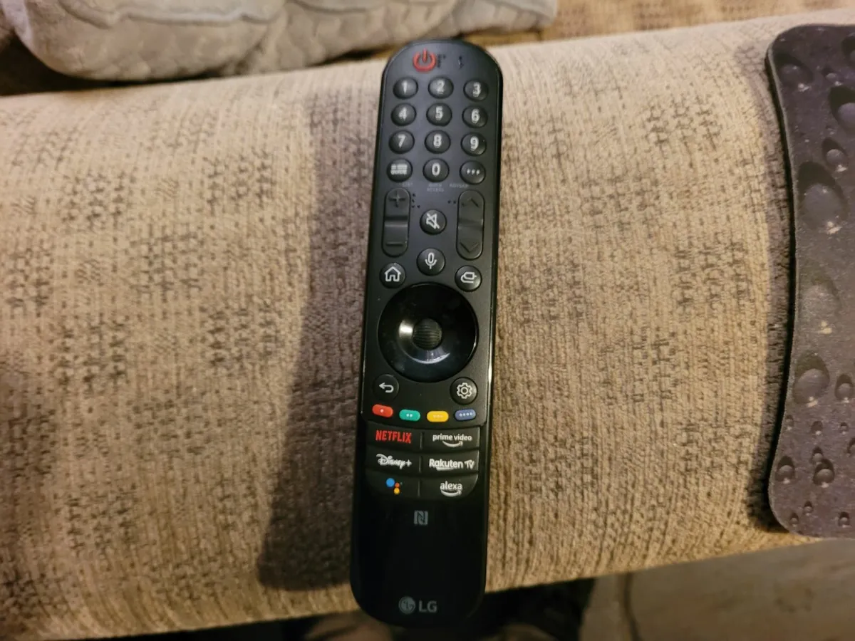 LG OLED C2 55" 4K Smart TV - Image 4