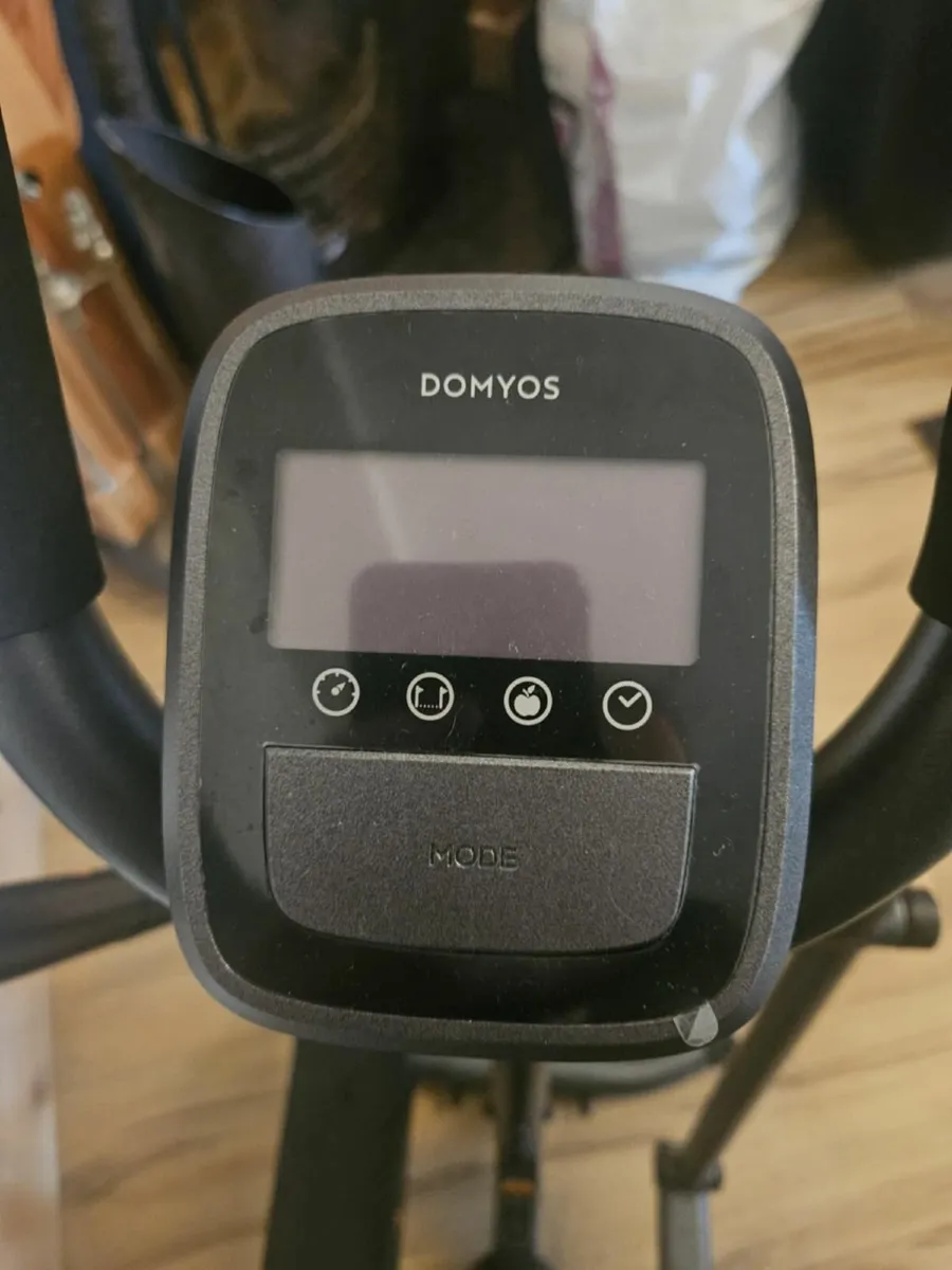 Cross trainer - Image 1