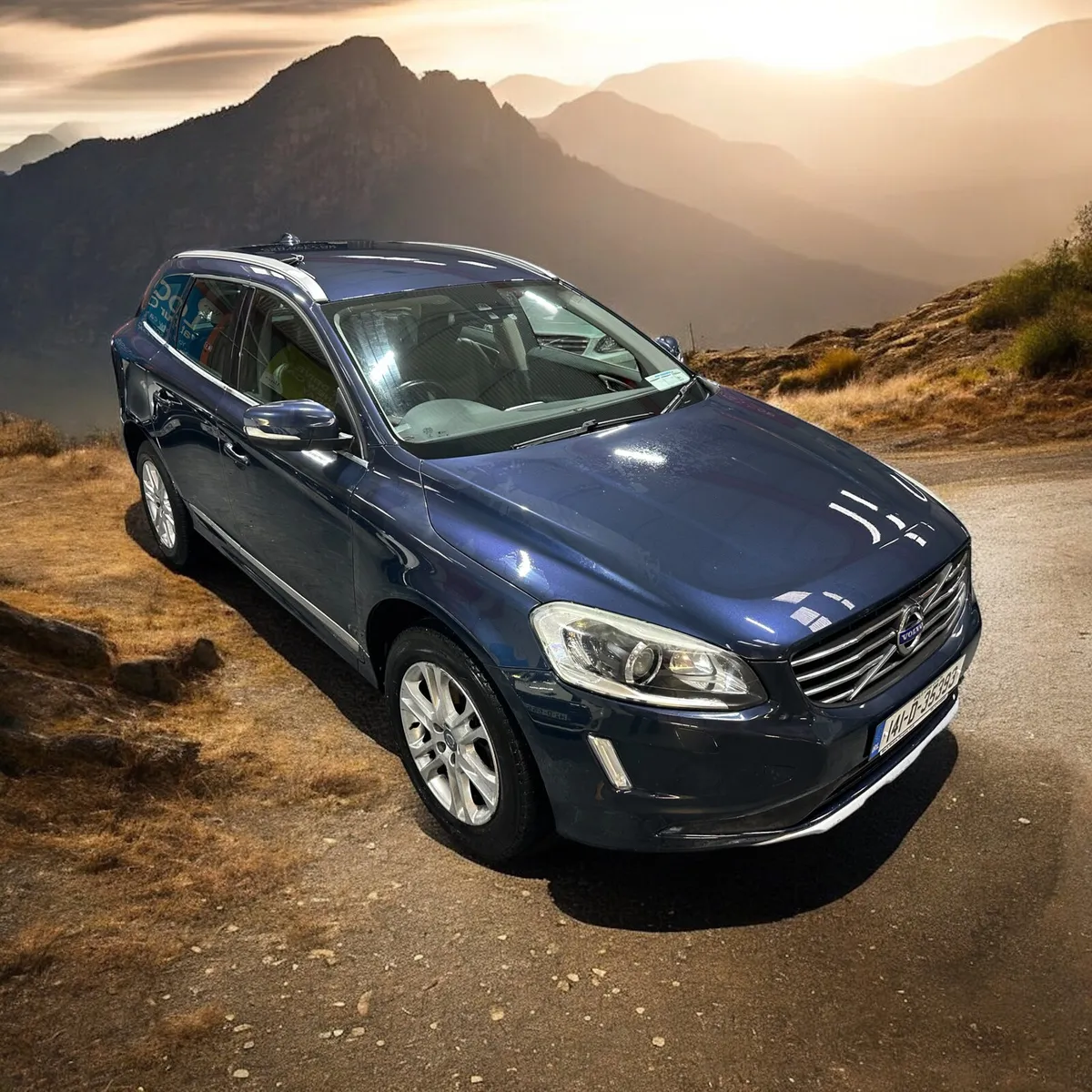 2014 Volvo XC60 D4 (181hp) FWD SE Lux Leather - Image 3