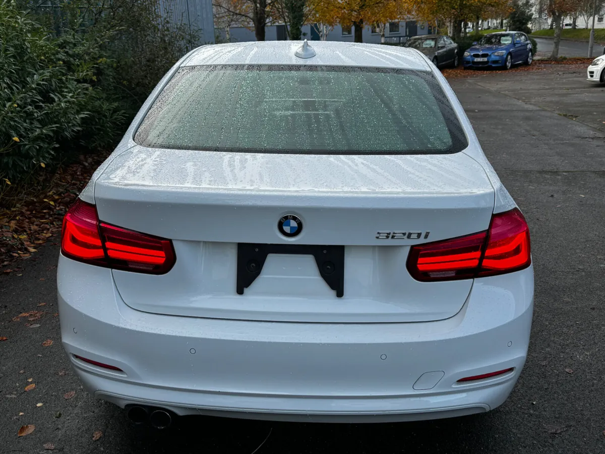 2017 BMW 3 series 320i Low mileage - Image 4
