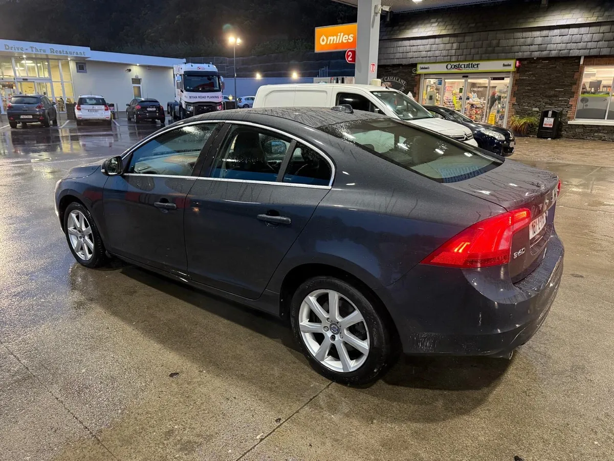 Volvo S60 - Image 4