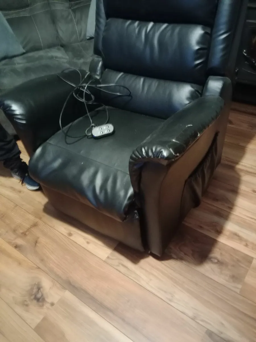 Motorized Arm Chair - Image 3