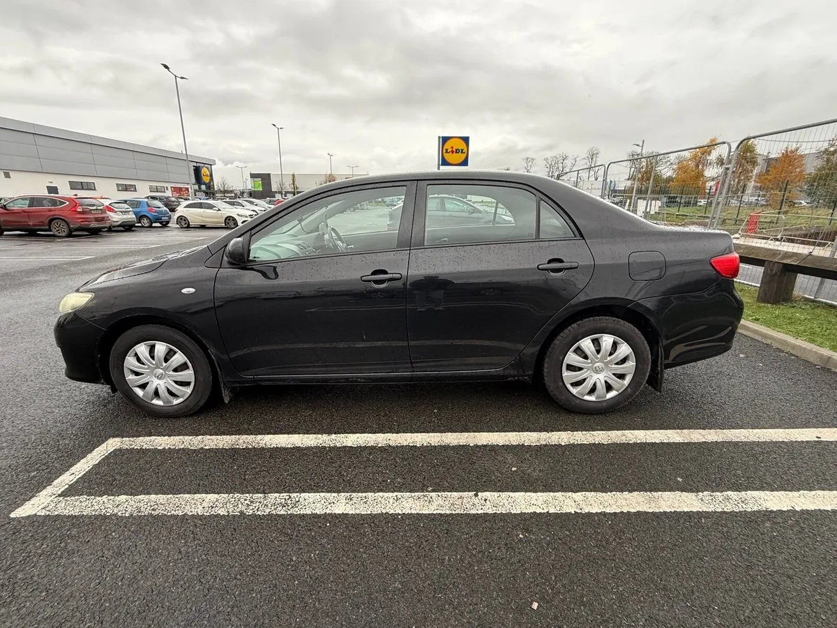 Toyota Corolla 2009 - Image 2
