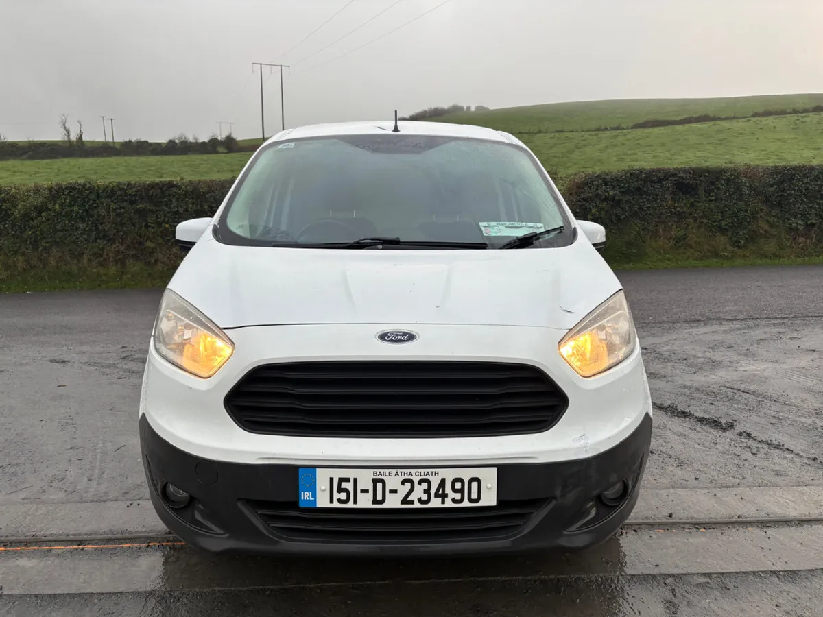 Ford Transit Courier 2015 - Image 2