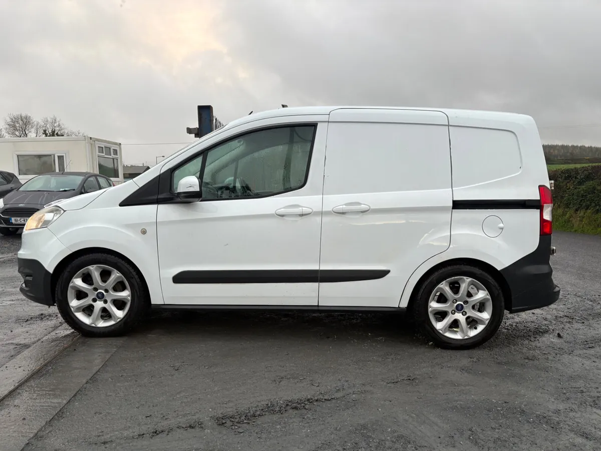 Ford Transit Courier 2015 - Image 4