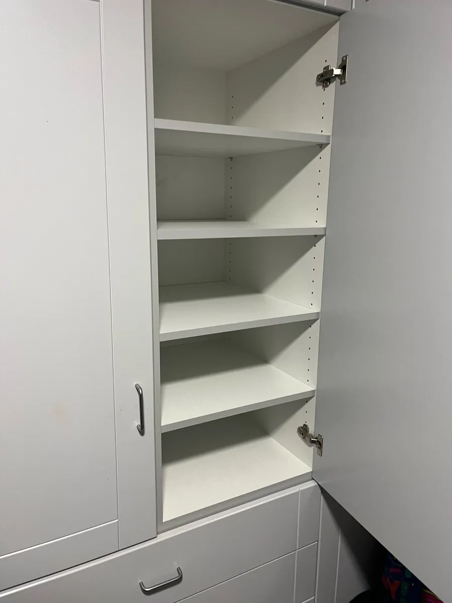 Fitted wardrobe study area - Image 2