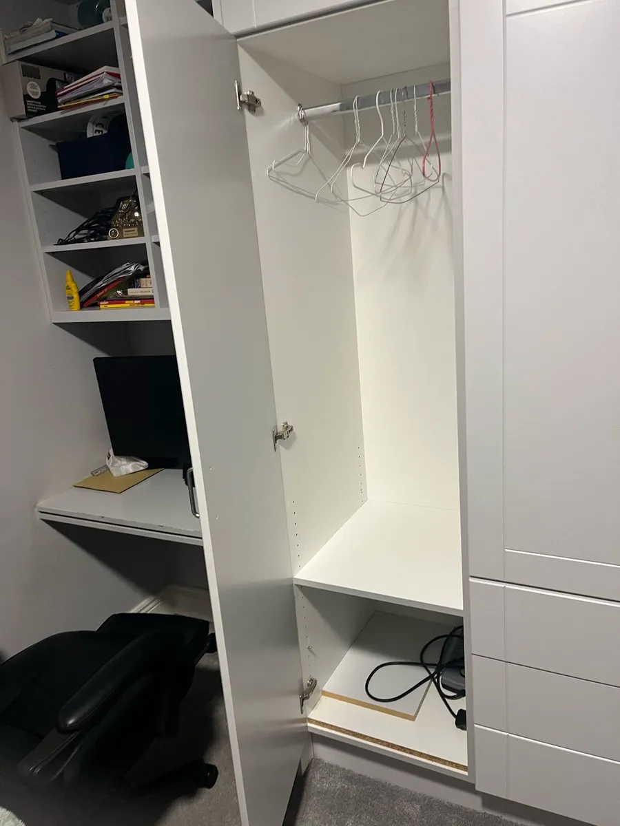 Fitted wardrobe study area - Image 3
