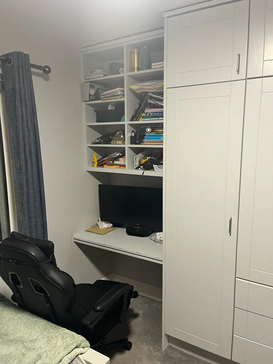 Fitted wardrobe study area - Image 4