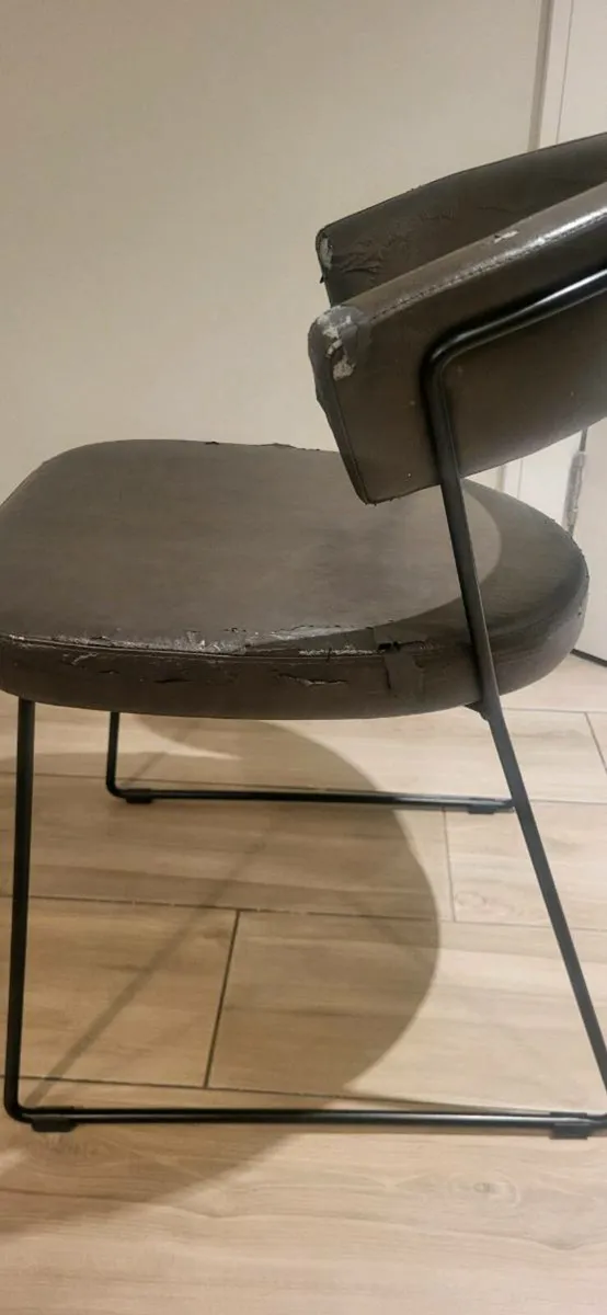 Kitchen table chairs - Image 3